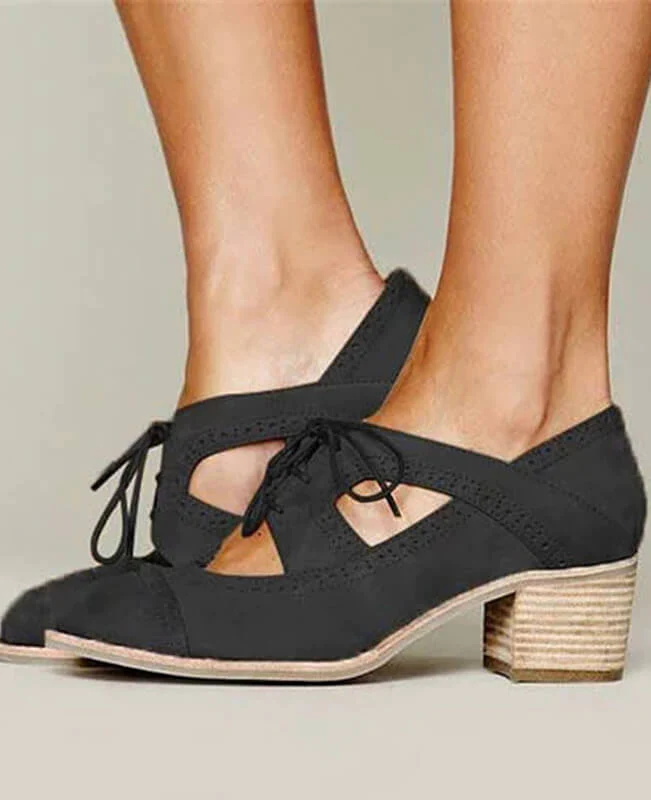 Hollow Out Buckle Oxford Shoes