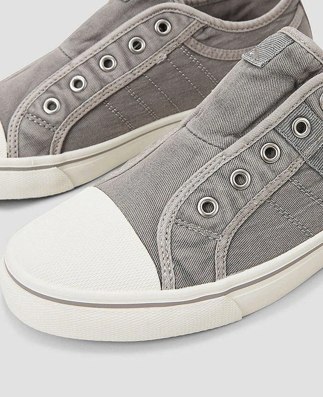 Round Toe Canvas Shoes