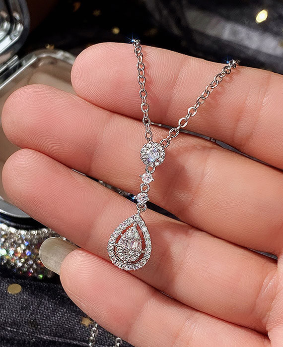 Fashion Water Drop Pendant Necklace With Crystal 2