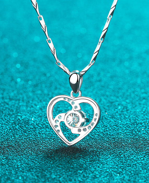 Luxury-Crystal-Heart-Pendant-Necklace-(1)