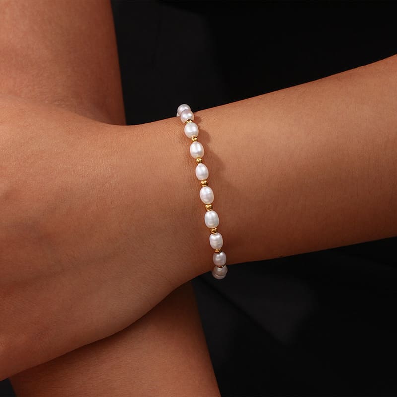 1 Vintage Elegant Freshwater Pearl Bracelet for Women 1