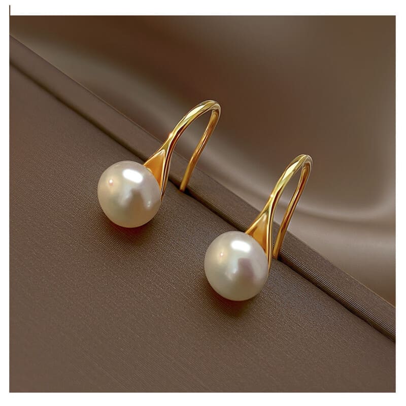 Simple Gold Freshwater Everyday Pearl Earrings Hooks