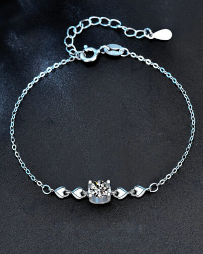 Bullhead Setting Moissanite Bracelet