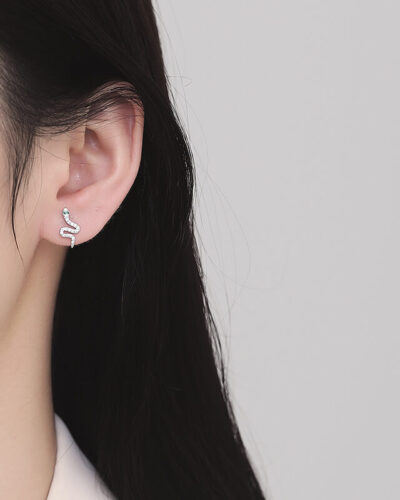 Distinctive 925 Sterling Silver Snake Stud Earringsの別ビュー
