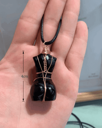 Female Model Unique Crystal Necklace Natural Crystal Pendant Bulk