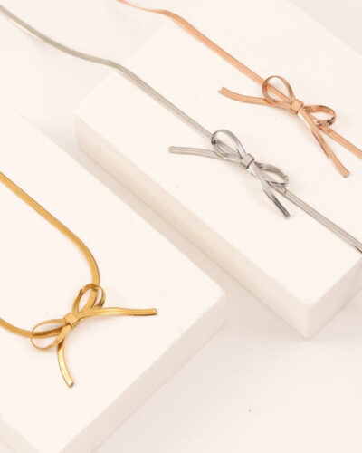 Vue alternative de Gold Plated Stainless Steel Snake Chain with Bow Choker 