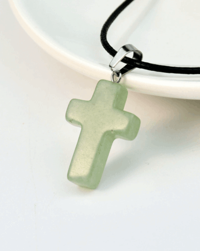 Healing Crystal Cross Pendant Crystal Necklace for Women and Men Wholesale