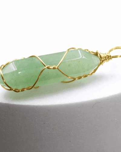 Wholesale Handmade Natural Hexagonal Crystal Necklace