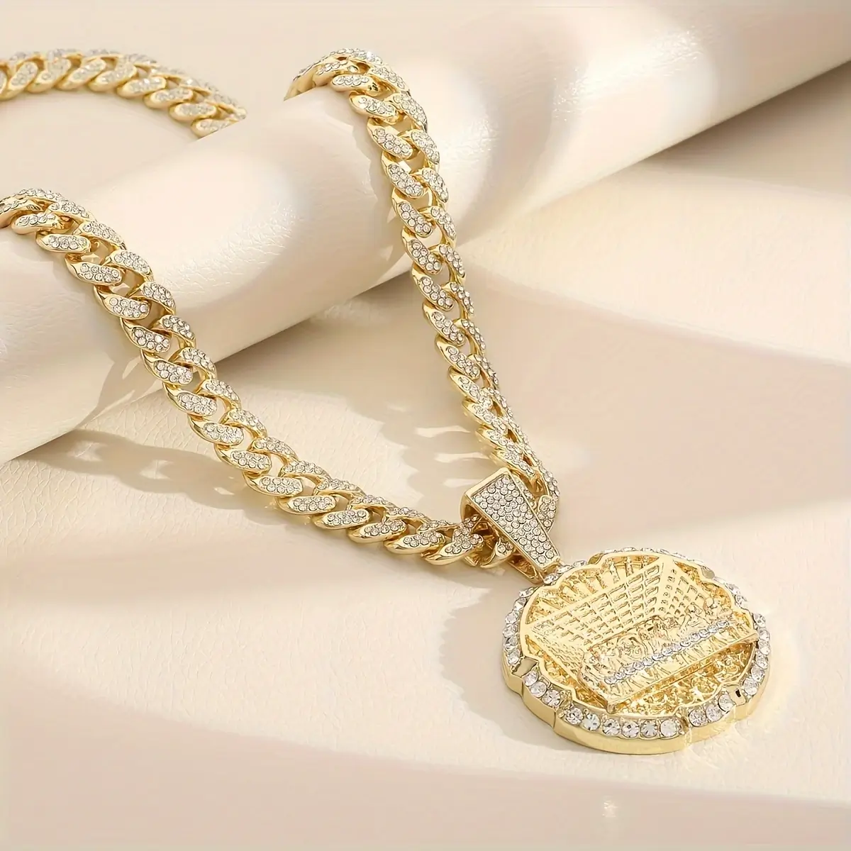 Mens Cuban Chain Necklace with Synthetic Zirconia Pendan Wholesale (1)
