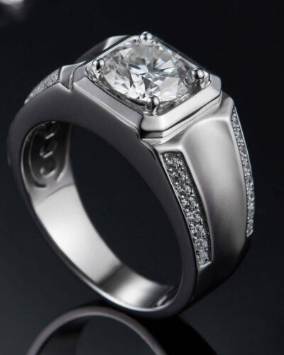 Vista alternativa dell'Moissanite Diamond Mens Ring with 925 Sterling Silver