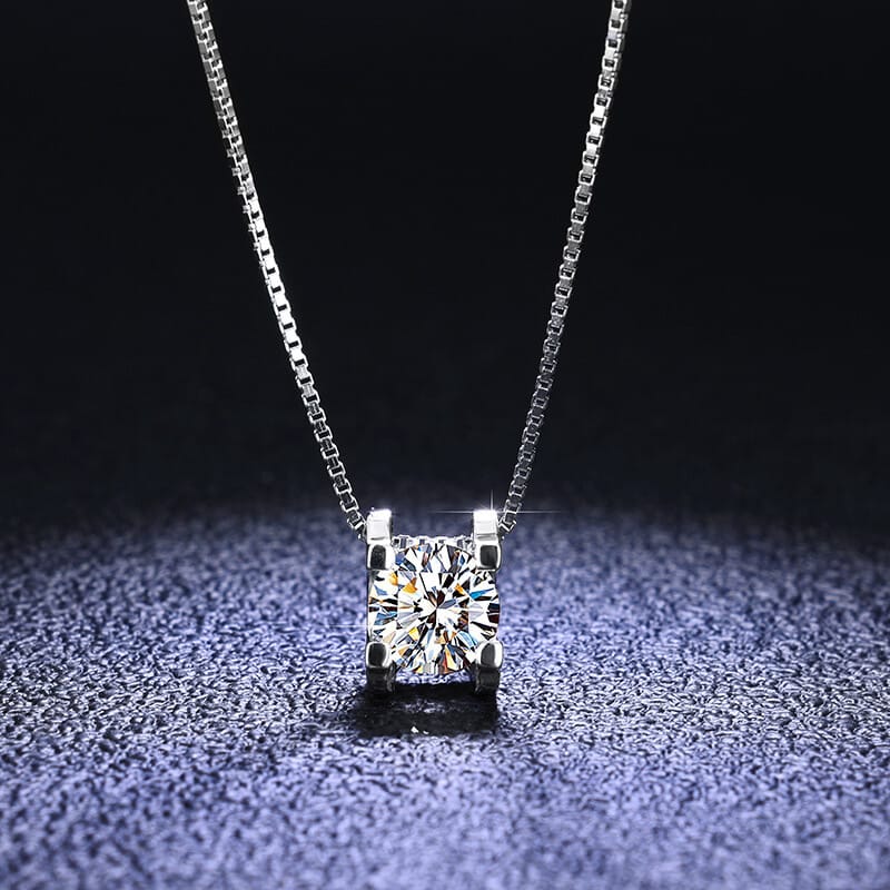 Moissanite Jewelry Necklaces with Inlay Rhombus Pendant