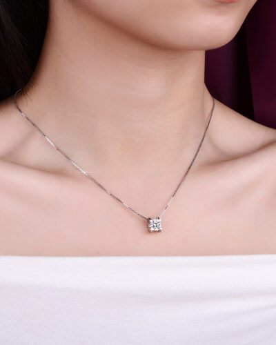Vaihtoehtoinen näkymä Moissanite Jewelry Necklaces with Inlay Rhombus Pendant:stä
