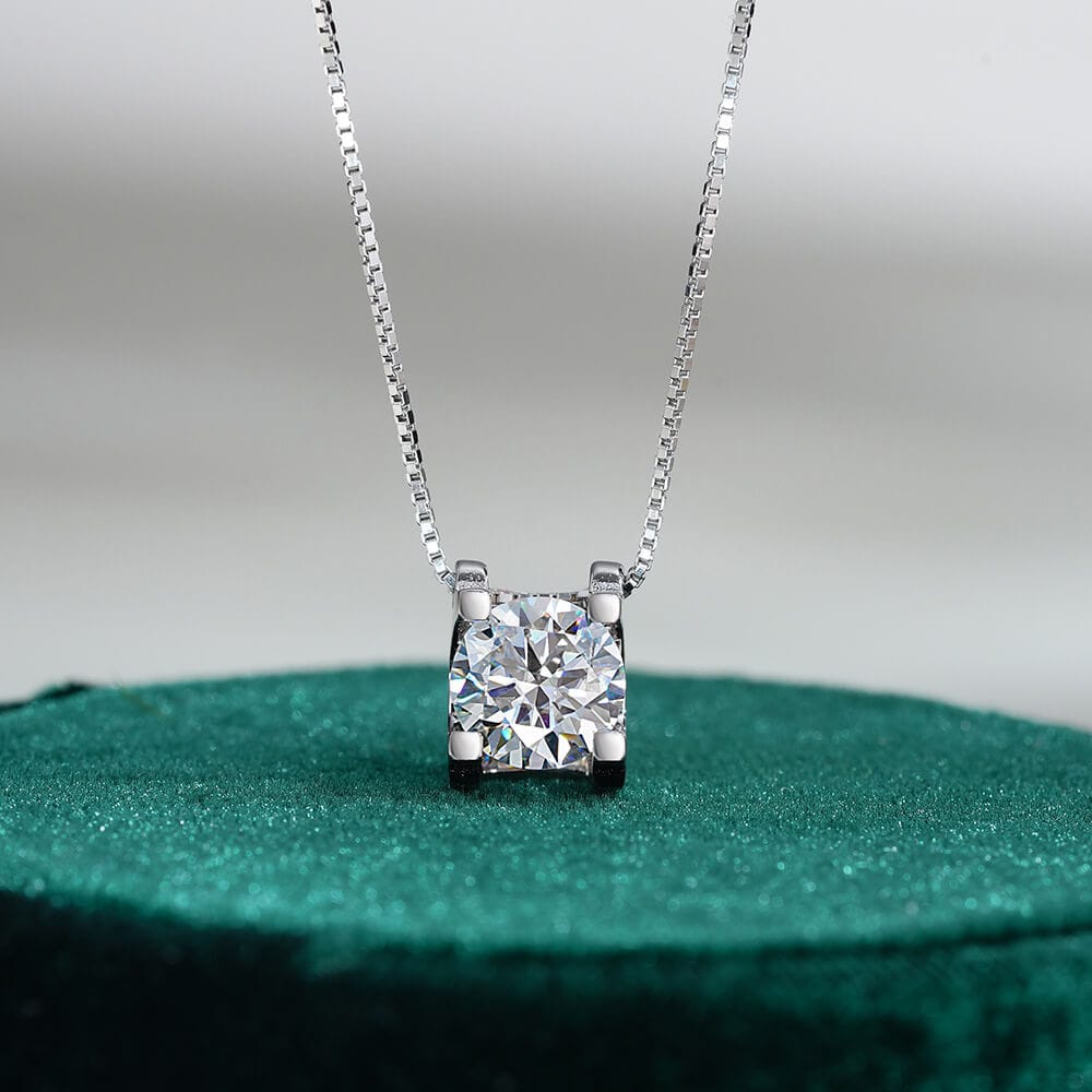 Moissanite Jewelry Necklaces with Inlay Rhombus Pendant