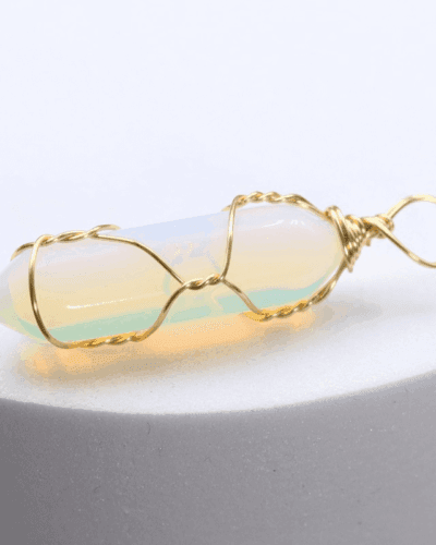 Wholesale Handmade Natural Hexagonal Crystal Necklace