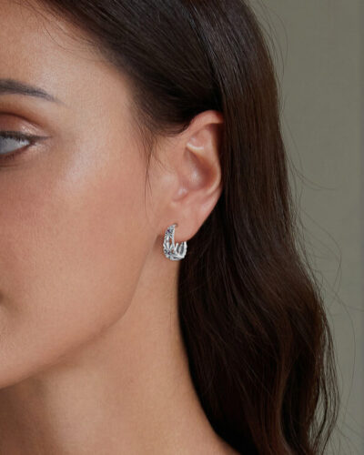 Sterling Silver Earrings Vintage Hollowed Purple Iris Huggieの別ビュー