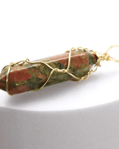 Wholesale Handmade Natural Hexagonal Crystal Necklace