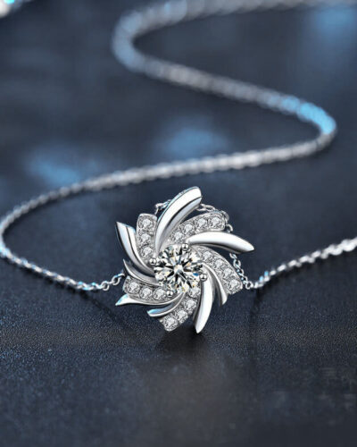 Vaihtoehtoinen näkymä Windmill Pendant Moissanite Necklace with 925 Sterling Silver:stä