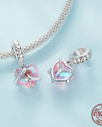 Alternatief beeld van 925 Sterling Silver Heart Pendant with Hugging Gesture