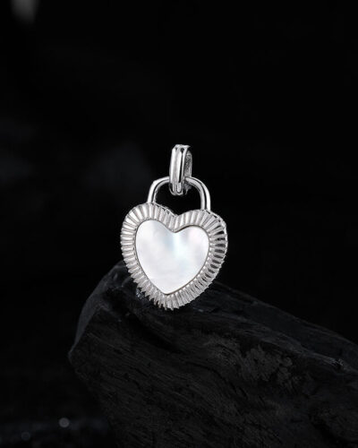 Alternatief beeld van Mother of Pearl Heart Pendant 925 Sterling Silver