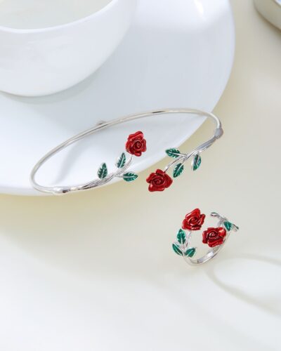 Fashion Women Bracelet with Rose Design
