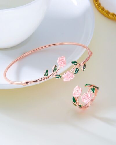 Fashion Women Bracelet with Rose Design