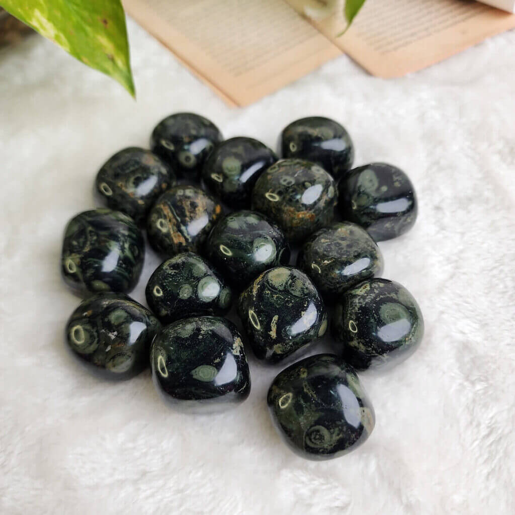 Natural Green Malachite Polished Stones Wholesale