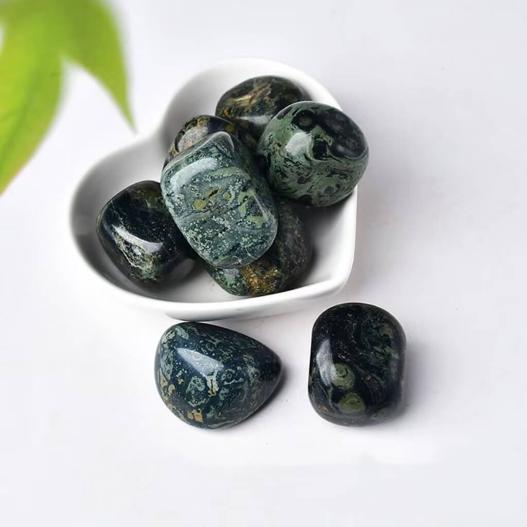 Natural Green Malachite Polished Stones Wholesale