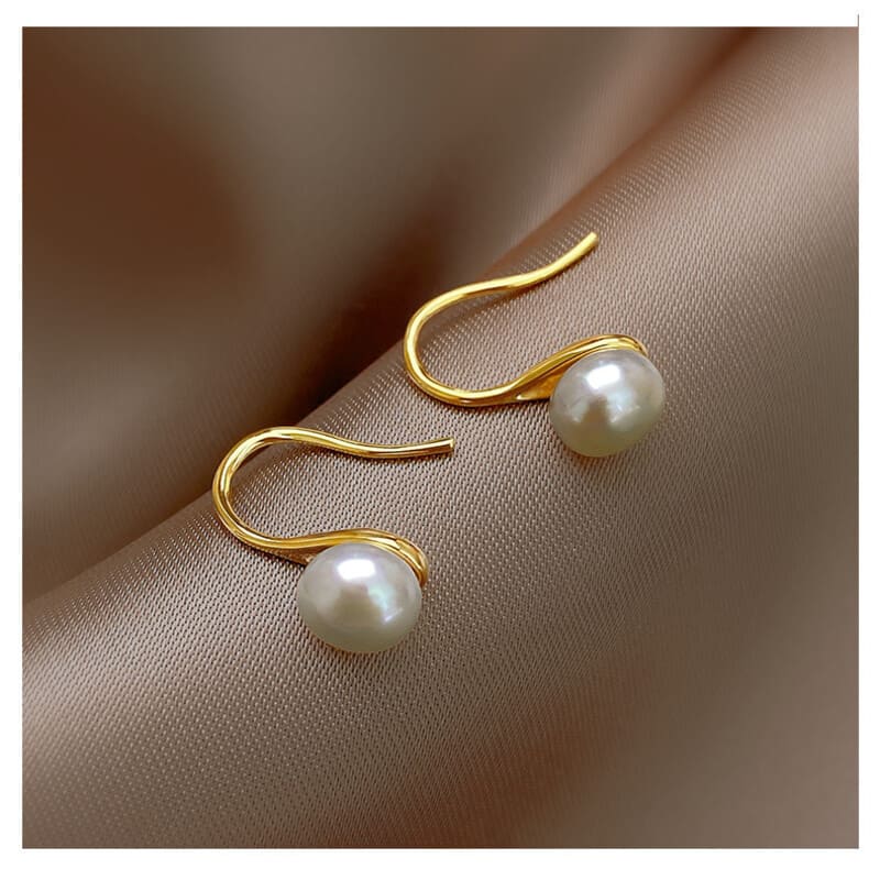 Simple Gold Freshwater Everyday Pearl Earrings Hooks