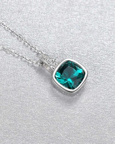 925 Sterling Silver Square May Emerald Birthstone Necklaceの別ビュー