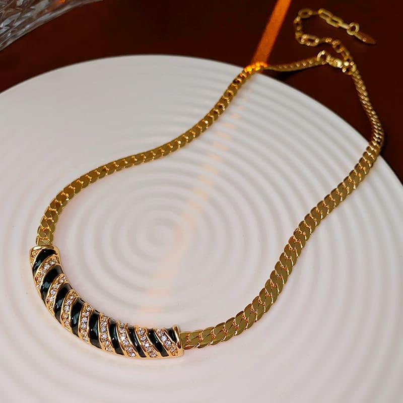 Adjustable Vintage Gold Choker Necklace Unisex