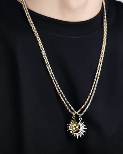 Alternativní pohled na Asymmetrical Sun and Moon Couples Pendant Necklace