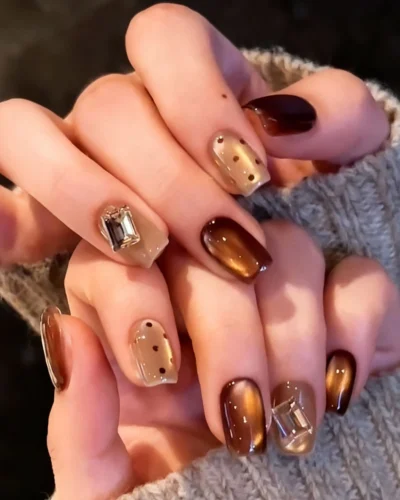 Autumn Brown Short Square Fake Nails Rhinestone'nin alternatif görünümü