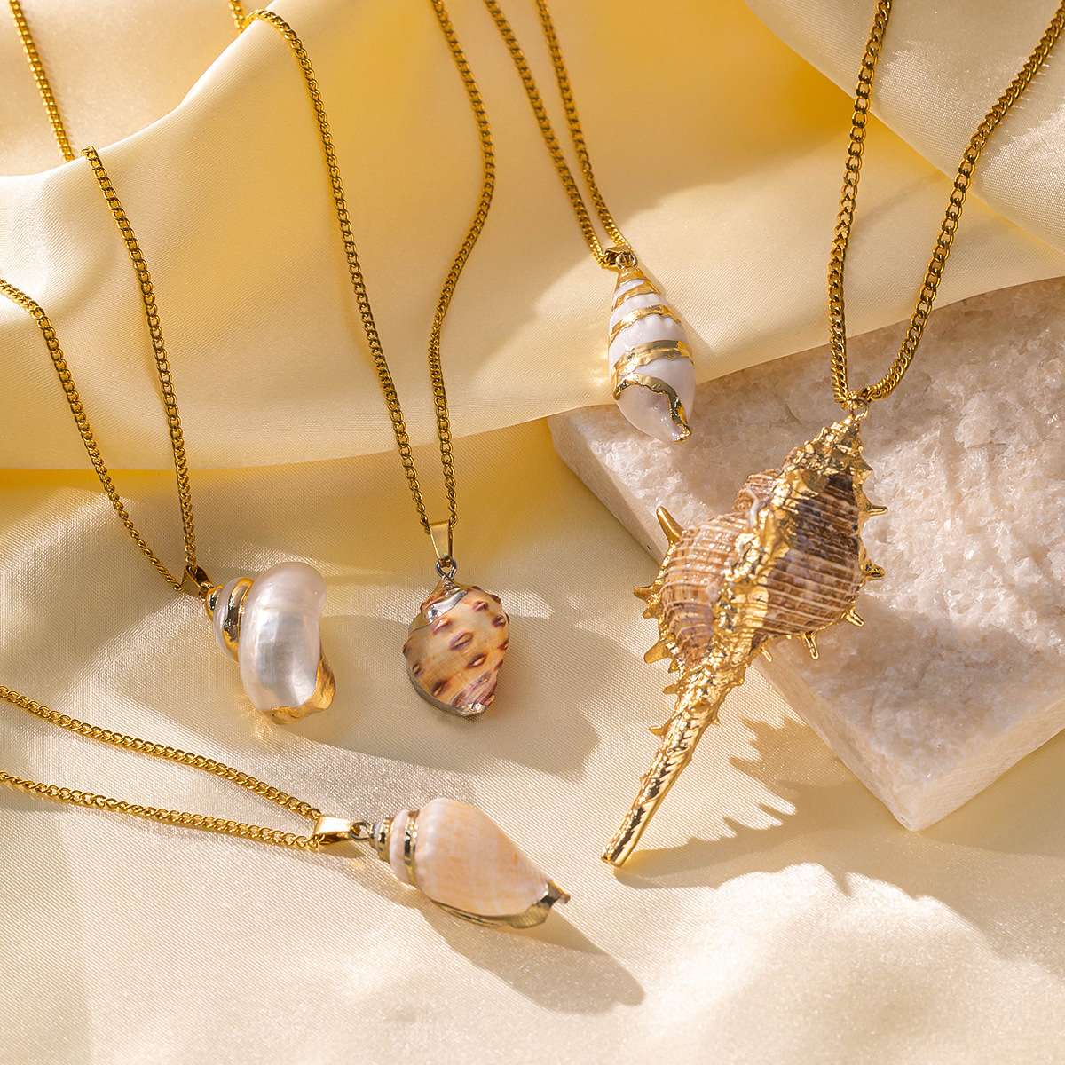 Bohemian Vintage Sea Shell Necklace with Gold Plated