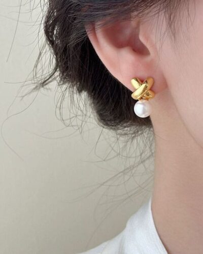Chunky Crossover Stud Pearl Gold Earrings