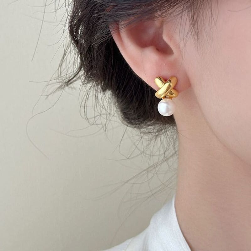 Chunky Crossover Stud Pearl Gold Earrings
