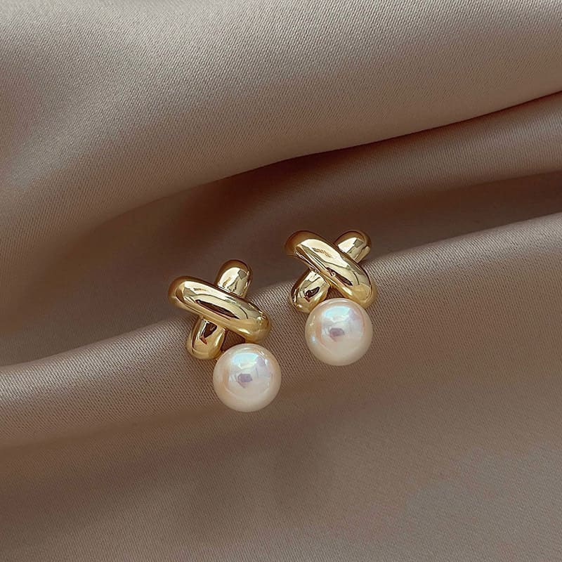 Chunky Crossover Stud Pearl Gold Earrings