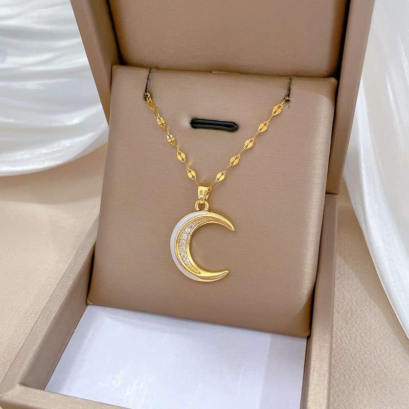 Copper Fashion Necklace with Moon Pendant