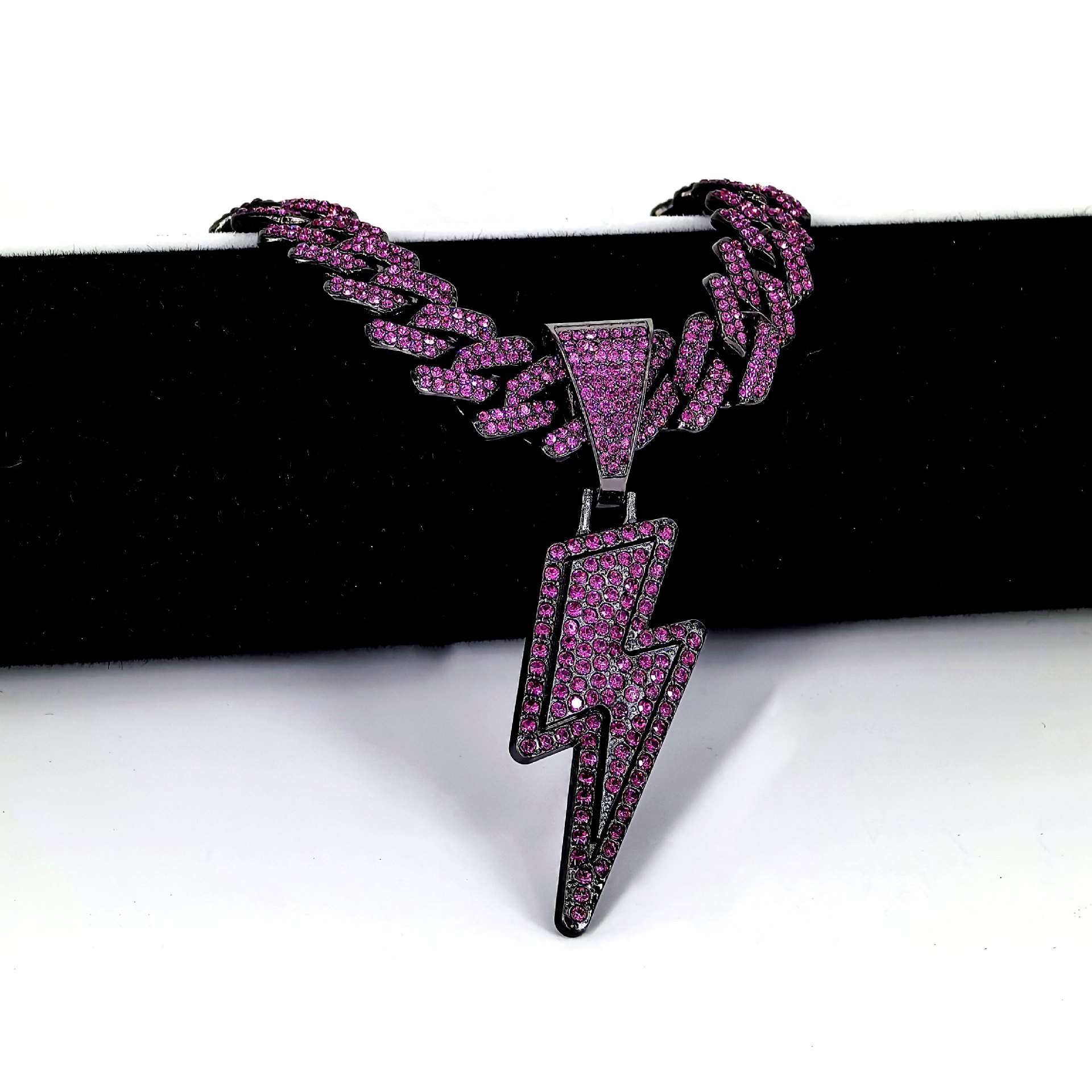 Cuban Link Chain Men with lightning Pendant - Image 2