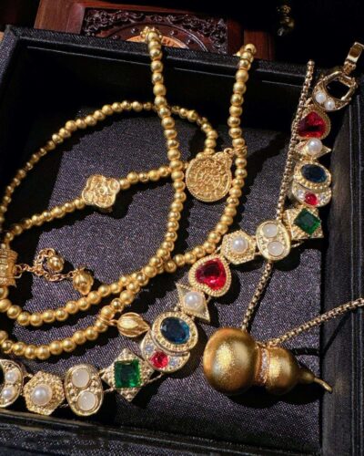 Cubic Zirconia Bead Chain Vintage Gold Plated Necklaceの別ビュー