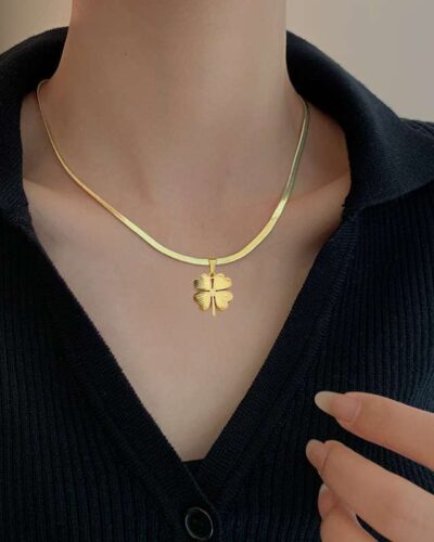 Alternativní pohled na Elegant 4-Leaf Clover Pendant Stainless Steel Snake Chain