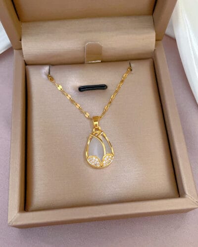 Elegant Stainless Steel Lip Chain Tulip Pendant Necklace 4