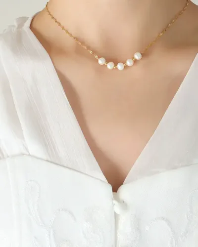 Alternativní pohled na Elegant Stainless Steel Lip Chain Vintage Pearl Necklace
