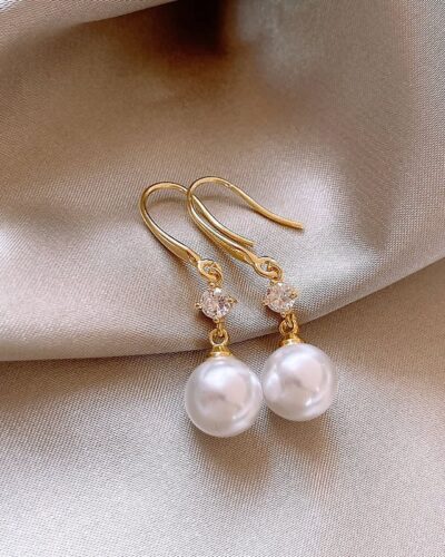 Fashionable Gold Pearl Drop Earrings for Daily Wear