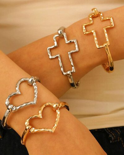 Alternativní pohled na Fashionable Punk Gothic Style Alloy Cross Bracelet
