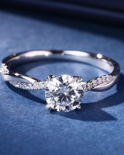 Vaihtoehtoinen näkymä Lab Created Diamond Rings with Twisted Band:stä