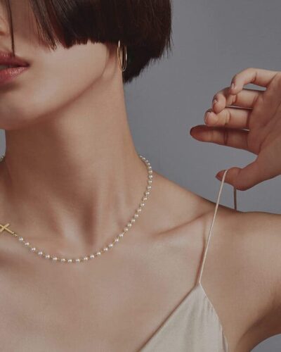 Ladies Simple Cross and Pearl Necklace for Daily Wear