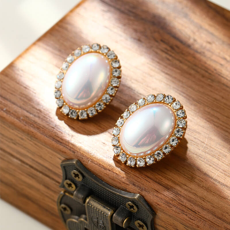 Layered Twisted Gold Pearl Choker 14