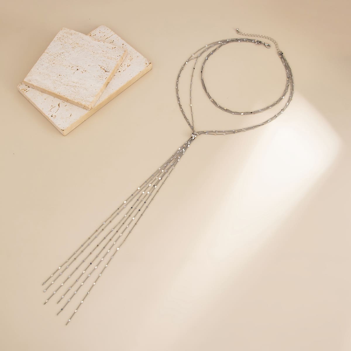 With a y-shaped long tassel pendant, this long chain statement necklace can perfectly show a sexy and feminine style. Matching this long statement necklace for women with a sexy V-neck dress will be a wonderful and perfect choice!