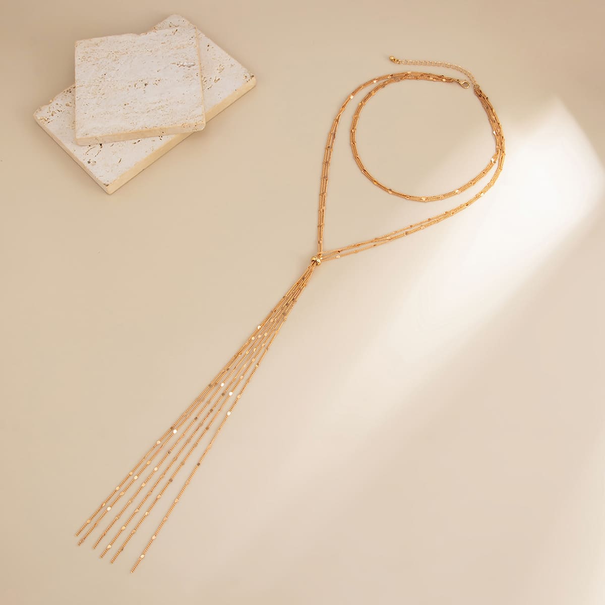 With a y-shaped long tassel pendant, this long chain statement necklace can perfectly show a sexy and feminine style. Matching this long statement necklace for women with a sexy V-neck dress will be a wonderful and perfect choice!