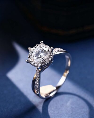 Luxurious Manufactured Diamond Ring with 18K Gold